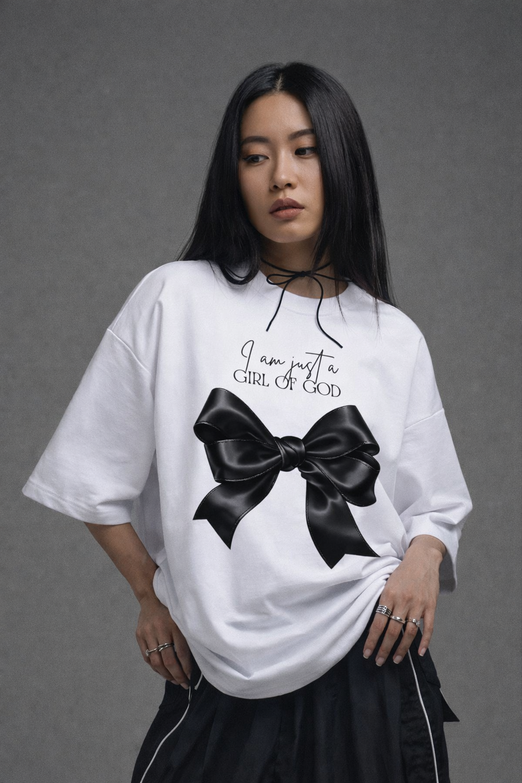 CAMISETA OVERSIZED "IM JUST GIRL OF GOD" BRANCA