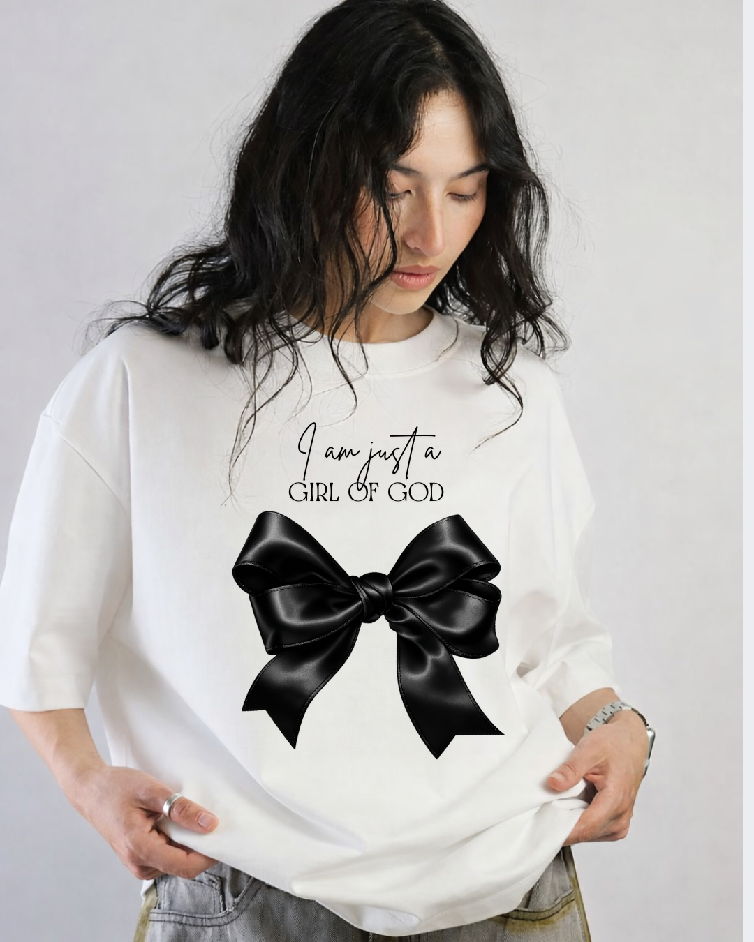 CAMISETA OVERSIZED "IM JUST GIRL OF GOD" BRANCA